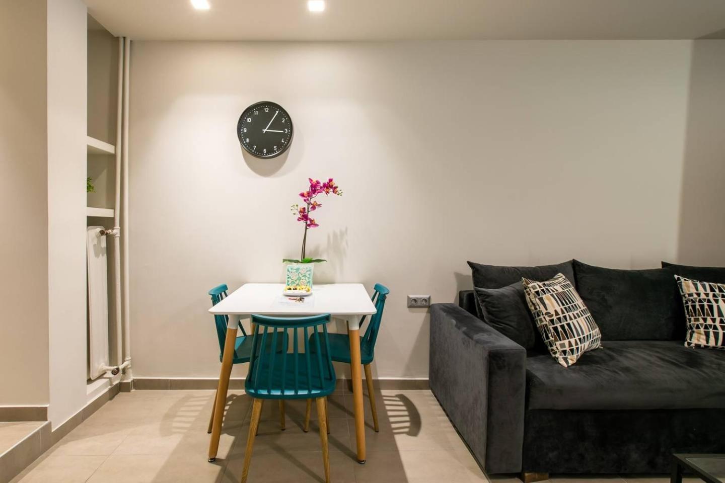 Toni'S Studio Syntagma, 1 Min From Metro Station Atenas Exterior foto